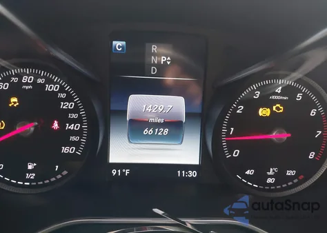 2017 Mercedes-Benz C 300 4Matic z USA, uszkodzony, nr VIN WDDWJ4KB8HF422089